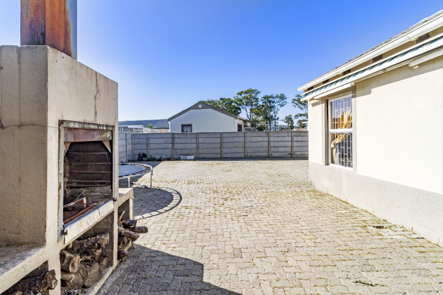 3 Bedroom Property for Sale in Victoria Park Western Cape